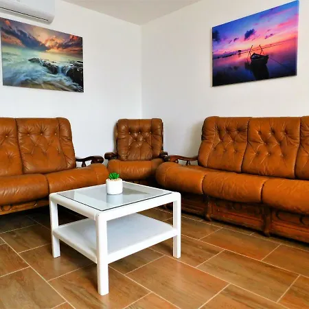 Tuta Vikendica Polaca